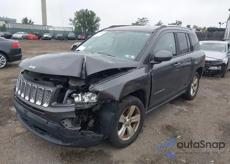 2017 Jeep Compass Latitude 4X4 from USA, damaged, VIN 1C4NJDEB9HD112370